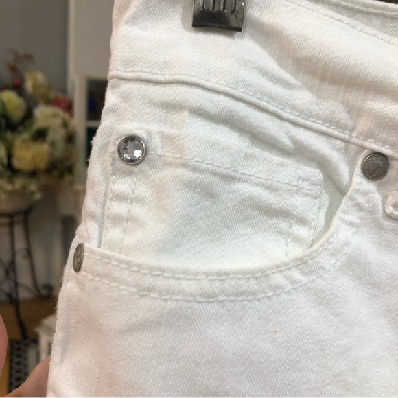 Style & Co Petite Tummy Control Rhinestone Studded Denim Cropped Capri Jeans - Picture 8 of 9